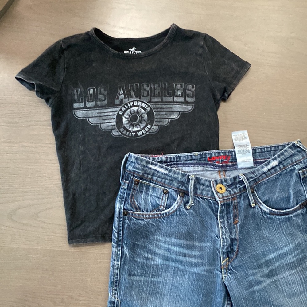 Hollister Los Angeles Graphic Baby Tee